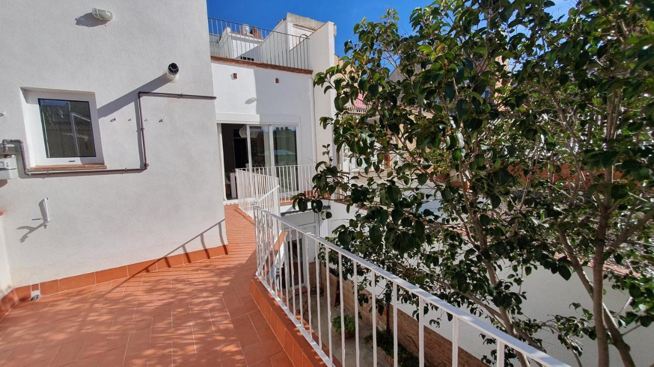 Apartamento Nuevo En Terrassa Centro Apartment Exterior photo